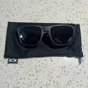 Oakley Holbrook Sunglasses with Pouch
